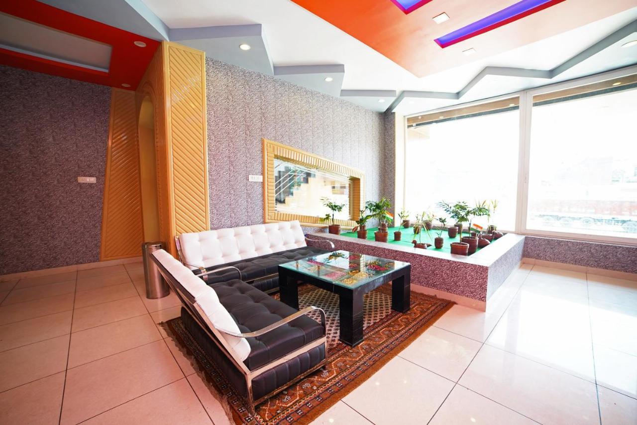 Oyo 39539 Hotel Vansh & Restaurant Kashipur Exteriör bild