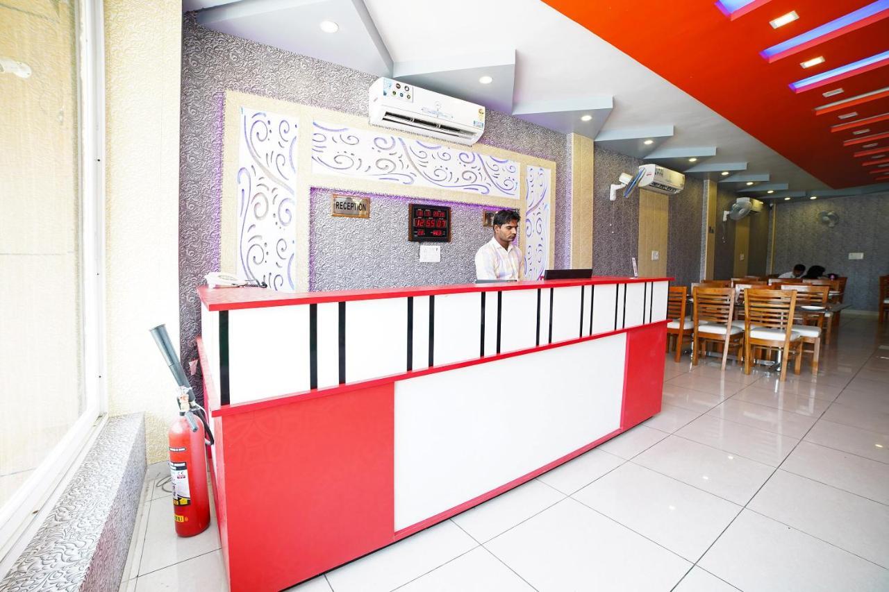 Oyo 39539 Hotel Vansh & Restaurant Kashipur Exteriör bild
