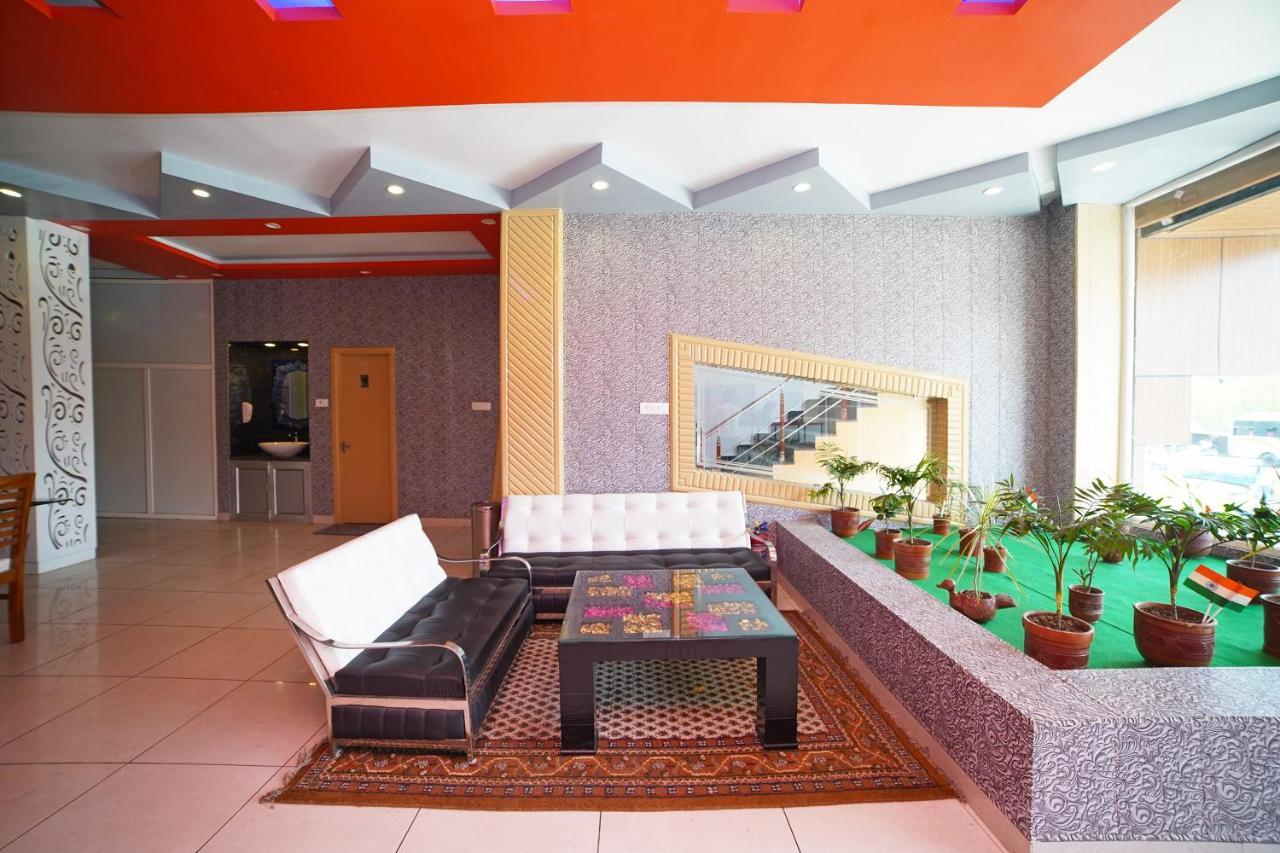 Oyo 39539 Hotel Vansh & Restaurant Kashipur Exteriör bild